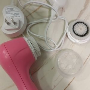 Clarisonic mia facial cleanser.